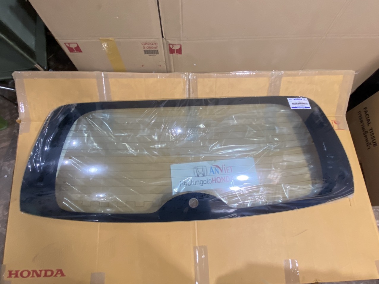 Kính cốp sau xe Honda CRV